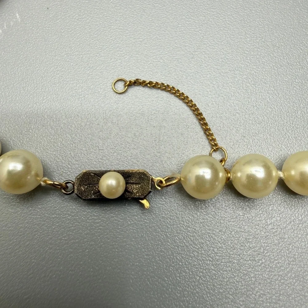 Vintage‎ Faux Pearl Beaded Necklace 17